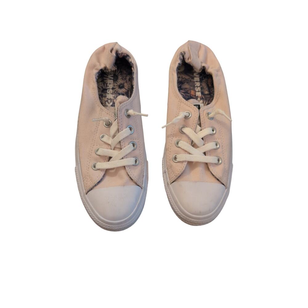 Converse Low Top Sneakers in Light Pink and White